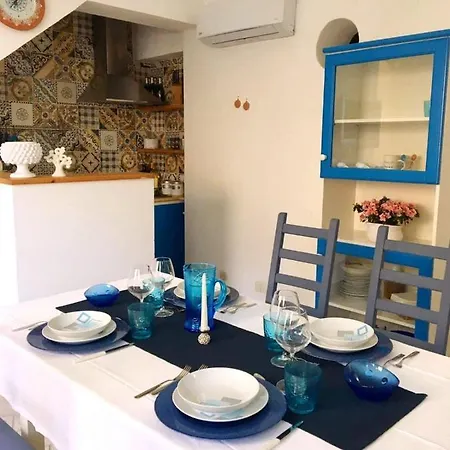 Casa vacanze La piccola casa blu San Vito Lo Capo